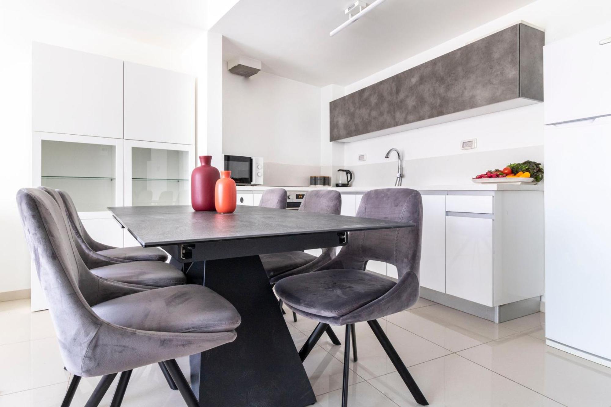 Stylish 1 Bedrooms Parking At City Gate Єрусалим Екстер'єр фото
